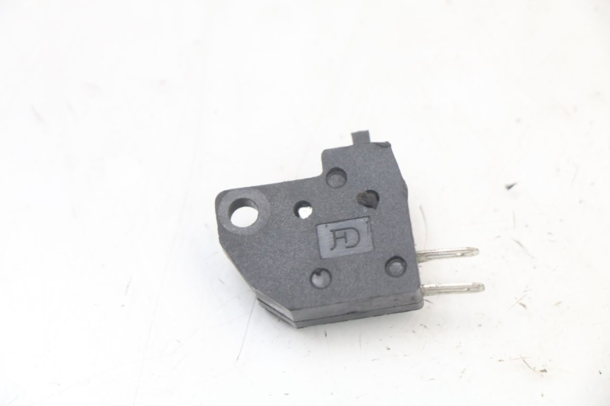 photo de RIGHT STOP LIGHT SWITCH SYM ORBIT 2 4T 50 (2018 - 2022)