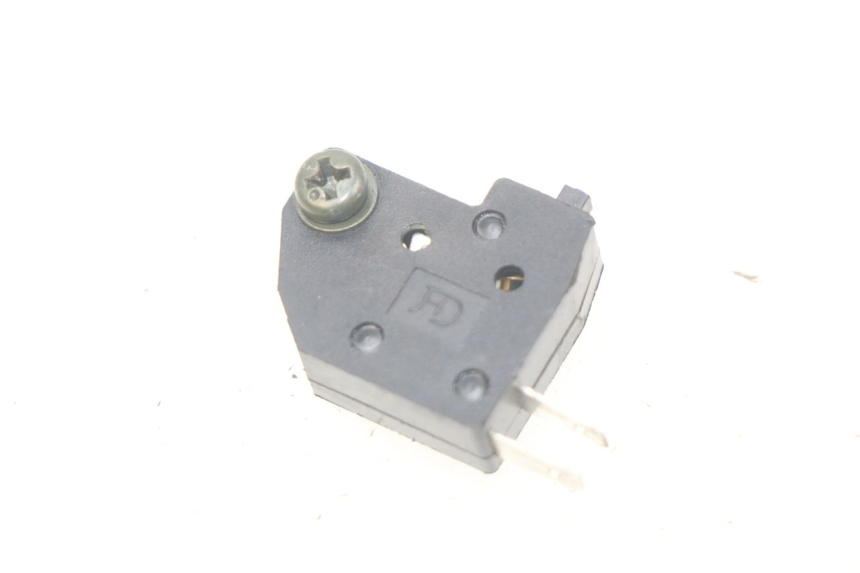 photo de RIGHT BRAKE LIGHT SWITCH SYM ORBIT III 3 4T 50 (2018 - 2021)