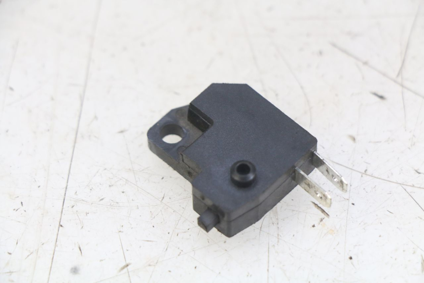 photo de RIGHT BRAKE LIGHT SWITCH SYM ORBIT III 3 4T 50 (2018 - 2021)