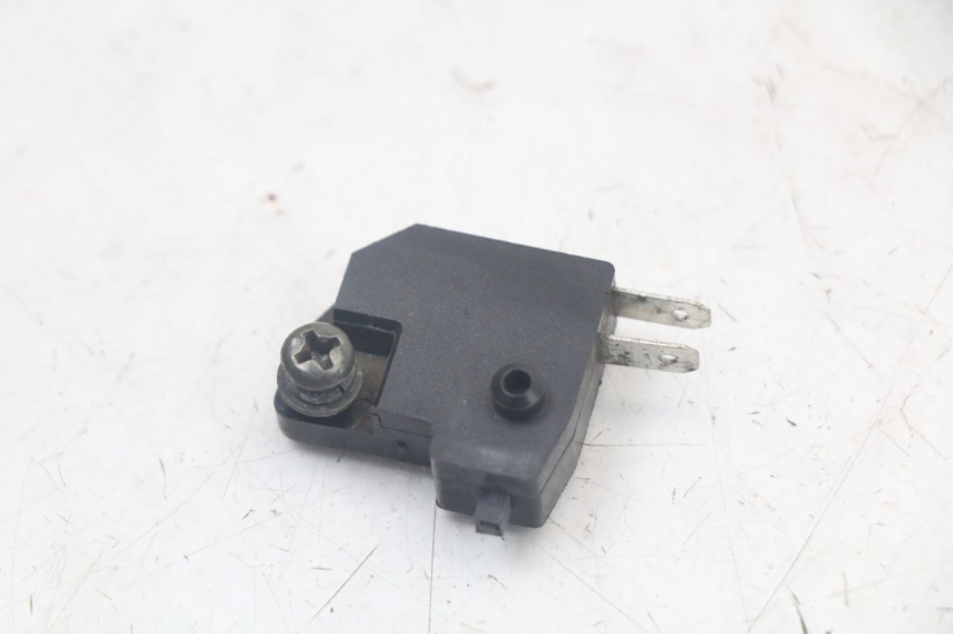 photo de RIGHT BRAKE LIGHT SWITCH SYM ORBIT III 3 4T 50 (2018 - 2021)