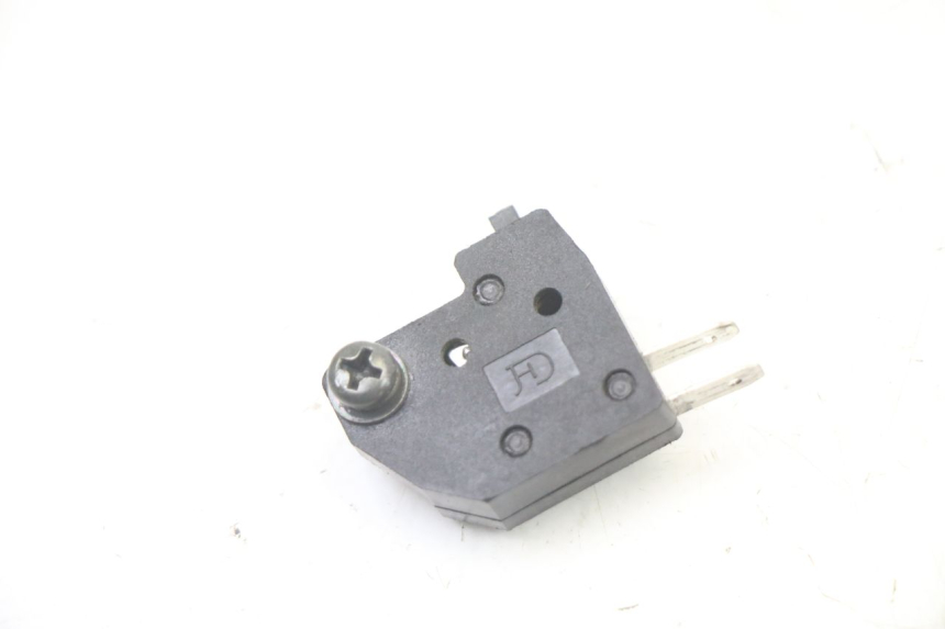 photo de RIGHT BRAKE LIGHT SWITCH SYM ORBIT III 3 4T 50 (2018 - 2021)