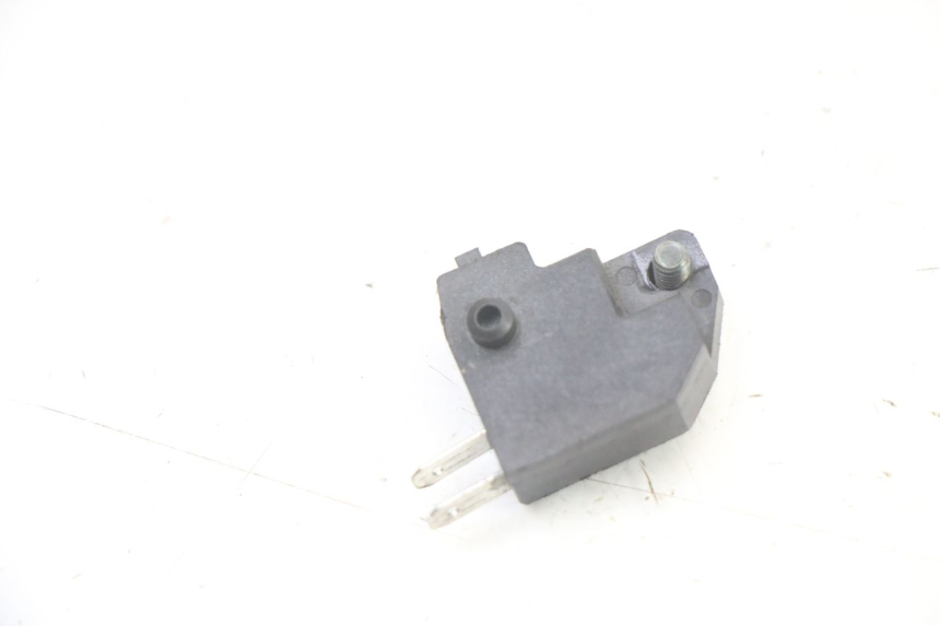 photo de RIGHT BRAKE LIGHT SWITCH SYM ORBIT III 3 4T 50 (2018 - 2021)