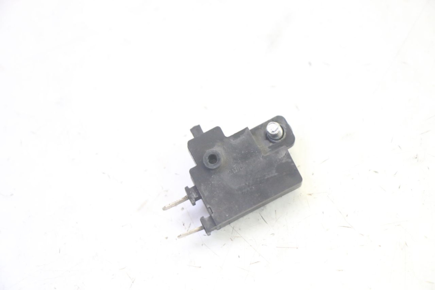 photo de RIGHT BRAKE LIGHT SWITCH YAMAHA TDM ABS 900 (2002 - 2014)