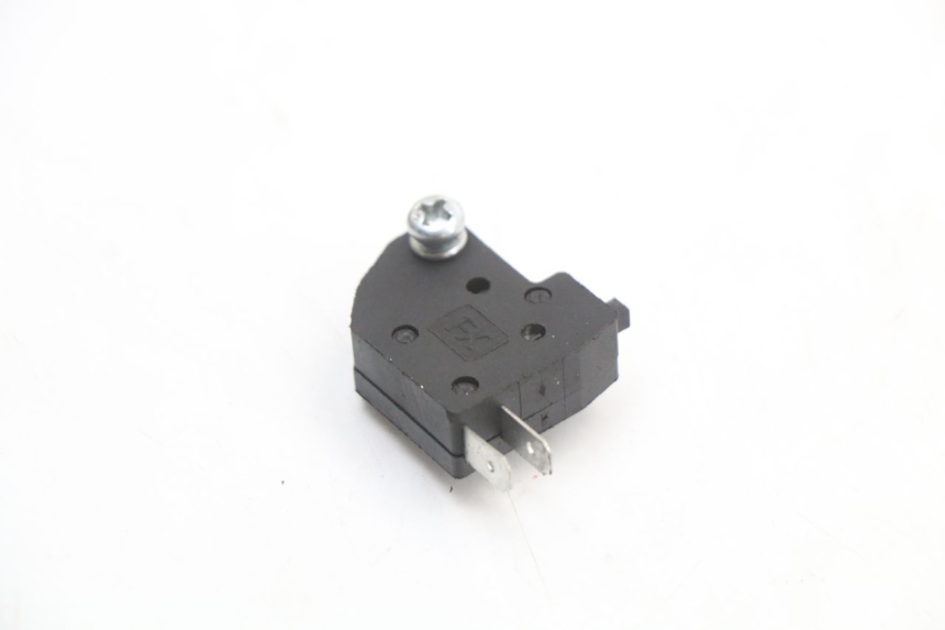 photo de RIGHT STOP LIGHT SWITCH TNT MOTOR ROMA 10' 4T 50 (2019 - 2022)