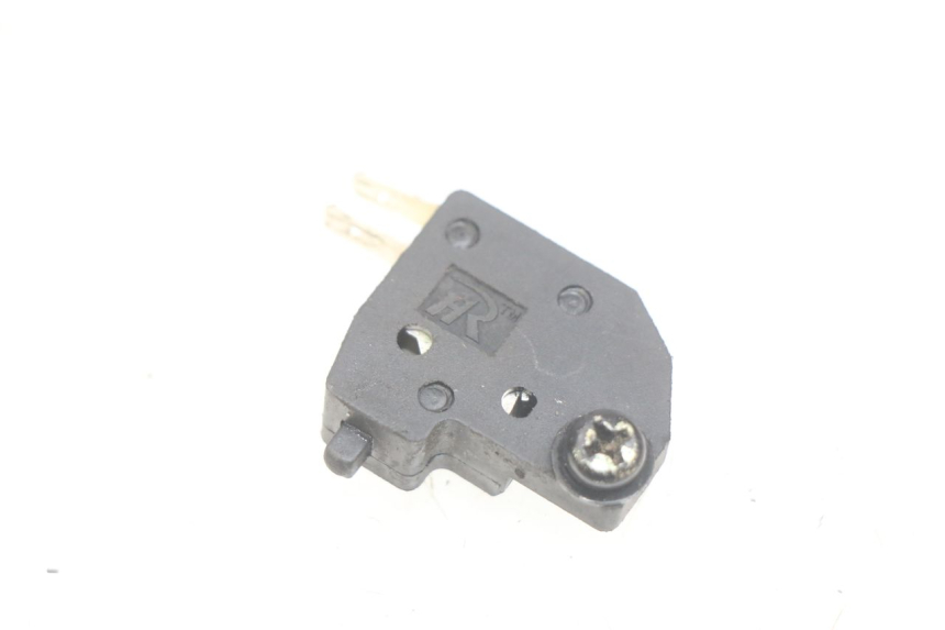 photo de RIGHT STOP LIGHT SWITCH PEUGEOT TWEET 125 (2018 - 2021)