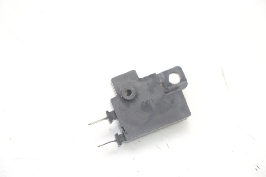 photo de RIGHT STOP LIGHT SWITCH HONDA VT C2 SHADOW 750 (1997 - 2001) - Zoom on usage condition