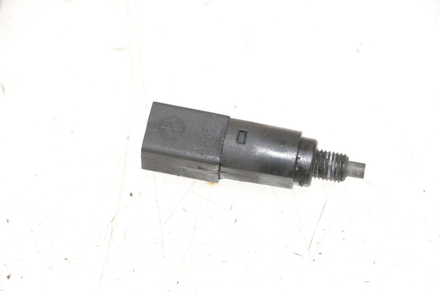 photo de RIGHT STOP LIGHT SWITCH PIAGGIO X8 125 (2004 - 2007) - Main view