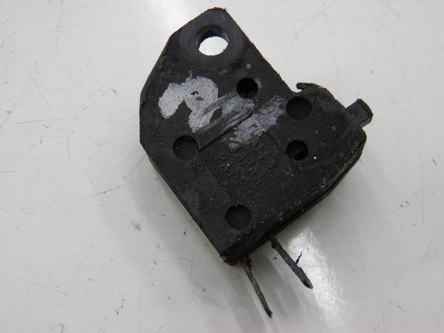 photo de RIGHT STOP LIGHT SWITCH YAMAHA FZS FAZER 600 (1998 - 2001)
