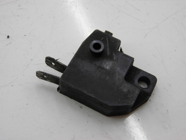 photo de RIGHT STOP LIGHT SWITCH YAMAHA FZS FAZER 600 (1998 - 2001)