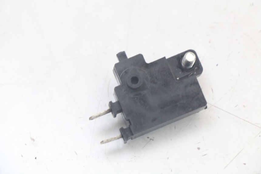 photo de RIGHT BRAKE LIGHT SWITCH YAMAHA TDM ABS 900 (2002 - 2014)