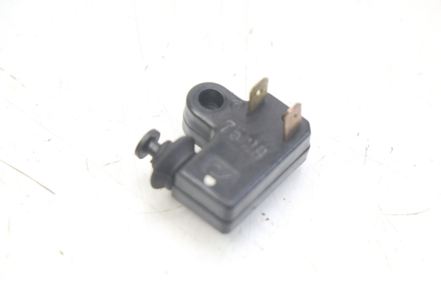 photo de RIGHT STOP LIGHT SWITCH YAMAHA X-CITY XCITY 125 (2007 - 2008)