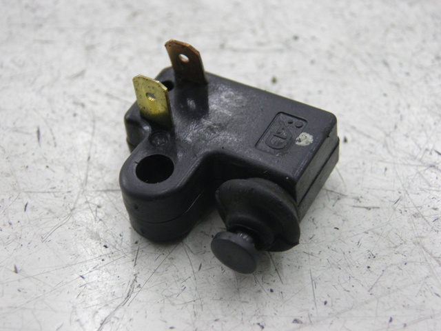 photo de RIGHT STOP LIGHT SWITCH YAMAHA X-CITY XCITY 125 (2007 - 2008)