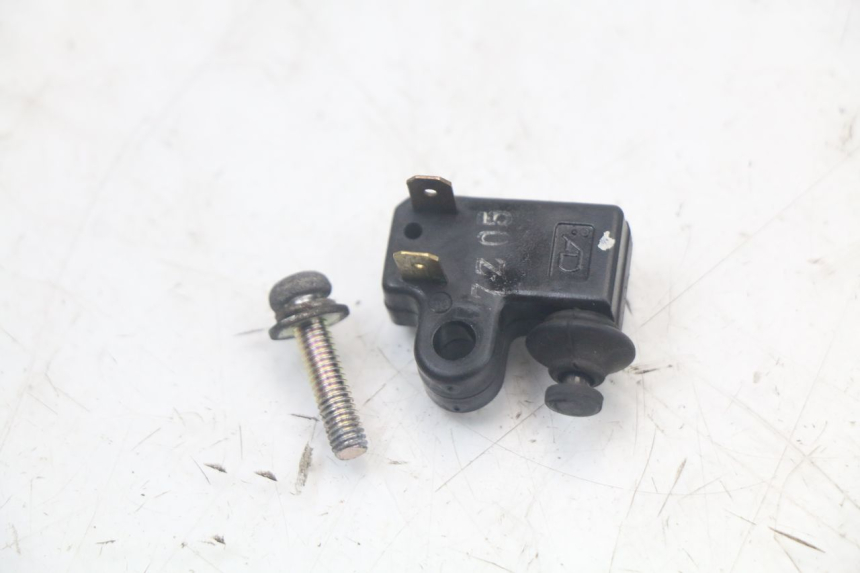 photo de RIGHT BRAKE LIGHT SWITCH YAMAHA XMAX X-MAX 125 (2006 - 2009)