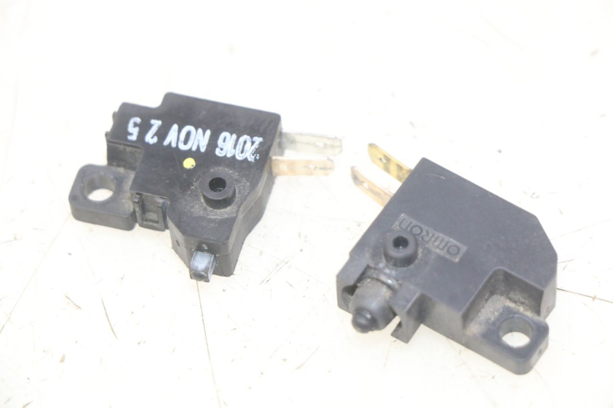 photo de STOP LIGHT SWITCH YAMAHA D'ELIGHT DELIGHT 125 (2017 - 2020)