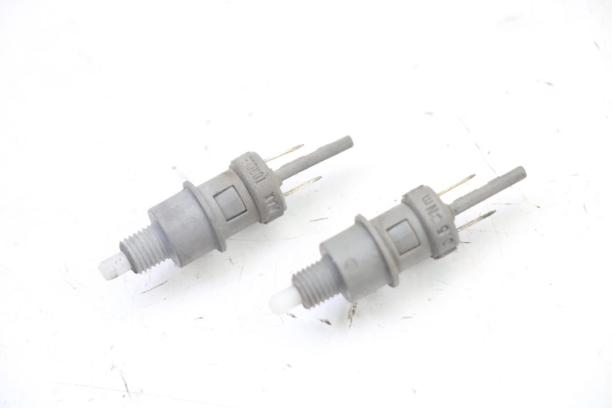 photo de STOP LIGHT SWITCH PEUGEOT ELYSEO 125 (1999 - 2004)