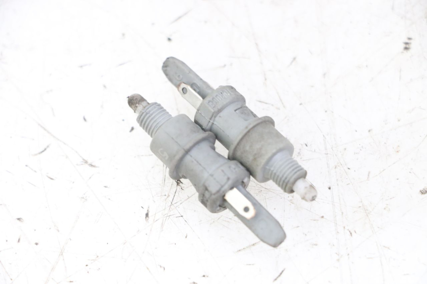 photo de STOP LIGHT SWITCH PEUGEOT ELYSTAR 125 (2002 - 2007)