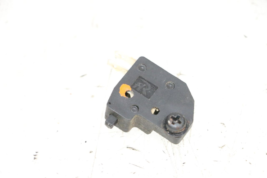 photo de LEFT STOP LIGHT SWITCH KYMCO AGILITY 4T 50 (2018 - 2022) - Zoom on usage condition