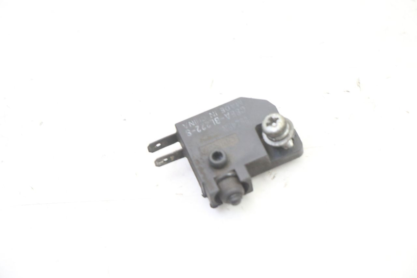 photo de LEFT BRAKE LIGHT SWITCH SUZUKI BURGMAN 125 (2007 - 2014)