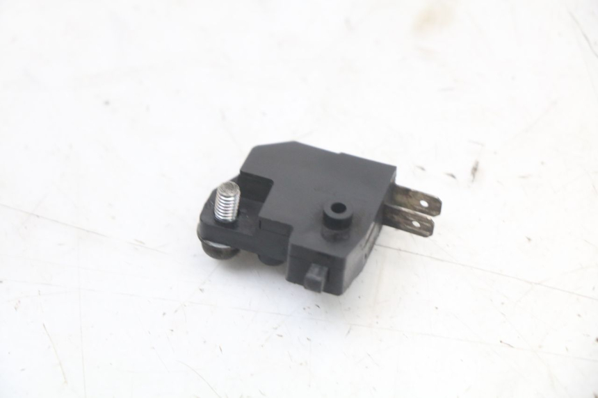 photo de LEFT BRAKE LIGHT SWITCH SUZUKI BURGMAN 125 (2007 - 2014)