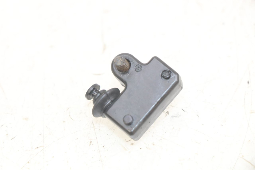 photo de LEFT BRAKE LIGHT SWITCH YAMAHA X-MAX XMAX 250 (2006 - 2009)