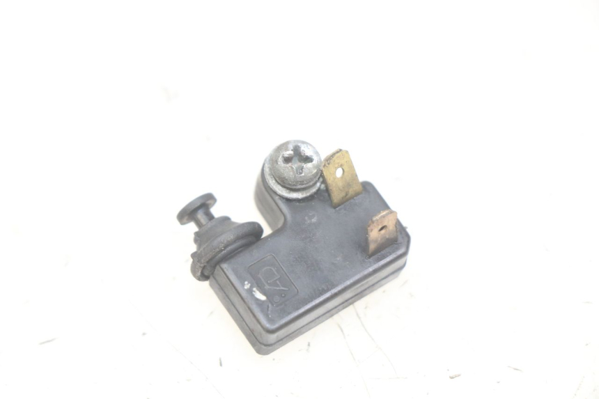 photo de LEFT BRAKE LIGHT SWITCH YAMAHA YP MAJESTY 400 (2004 - 2008)