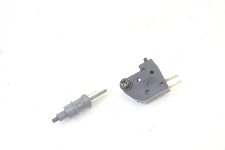photo de STOP LIGHT SWITCH PEUGEOT KISBEE 2T 50 (2010 - 2017)