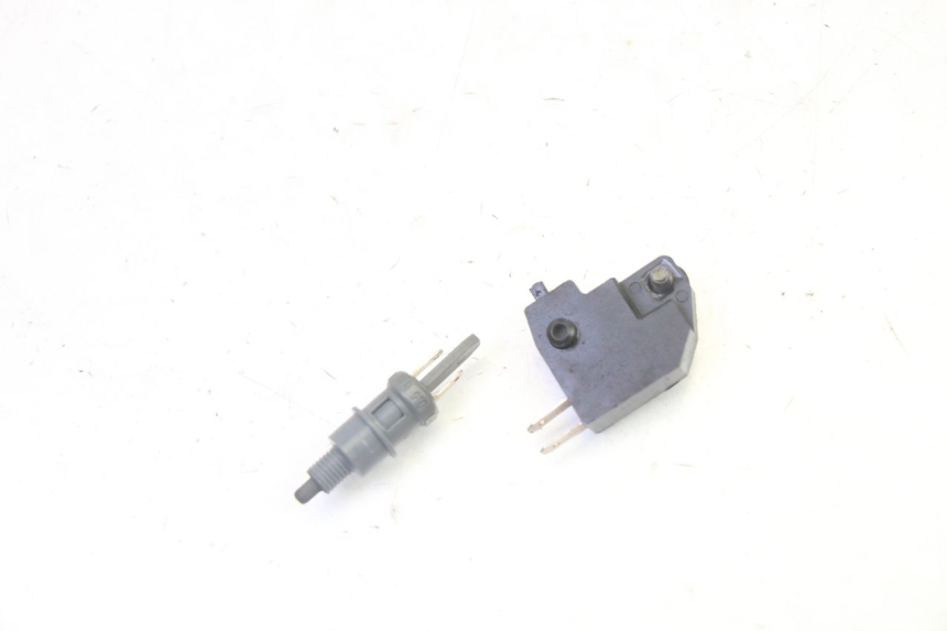 photo de STOP LIGHT SWITCH PEUGEOT KISBEE 2T 50 (2010 - 2017)