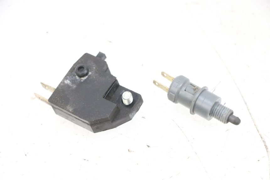 photo de STOP LIGHT SWITCH PEUGEOT KISBEE 4T 50 (2010 - 2017)