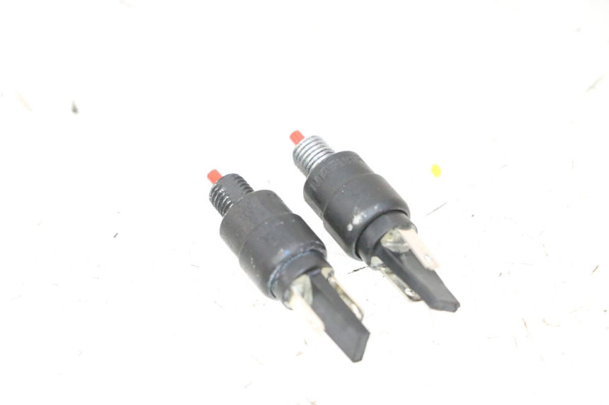 photo de STOP LIGHT SWITCH PIAGGIO MP3 HPE 310 (2024 - 2025)