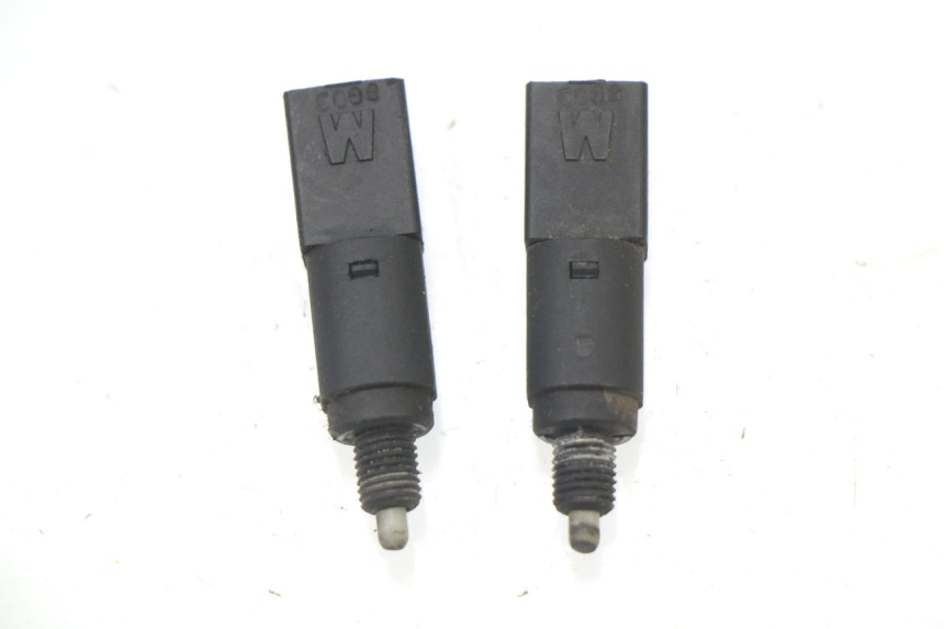 photo de STOP LIGHT SWITCH PIAGGIO NRG 50 (2004 - 2017) - Component detail