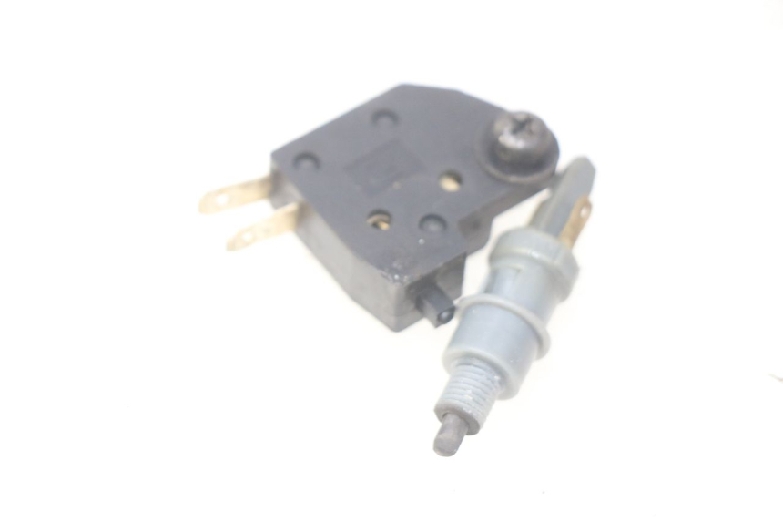 photo de STOP LIGHT SWITCH PEUGEOT KISBEE 2T 50 (2010 - 2017)