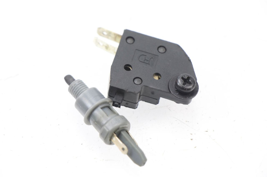 photo de STOP LIGHT SWITCH PEUGEOT KISBEE 4T 50 (2010 - 2017)