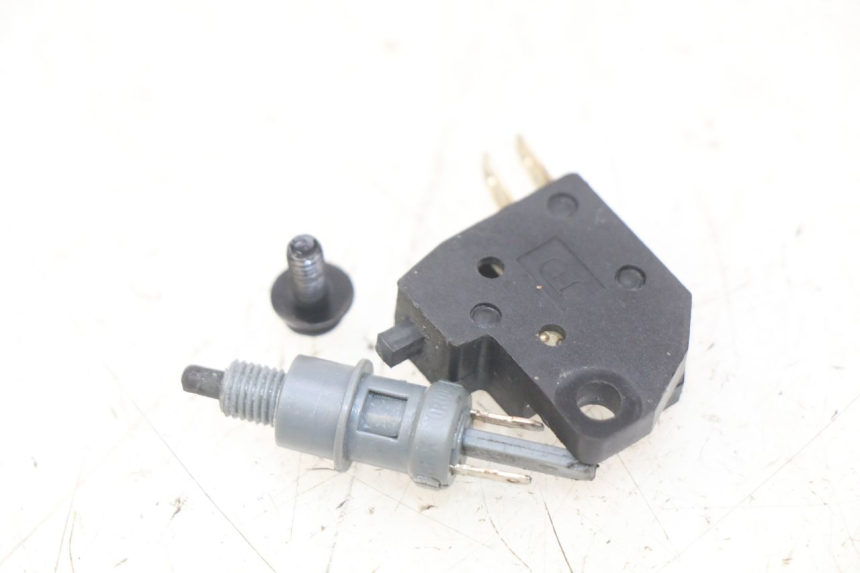 photo de STOP LIGHT SWITCH PEUGEOT KISBEE 4T 50 (2018 - 2022)