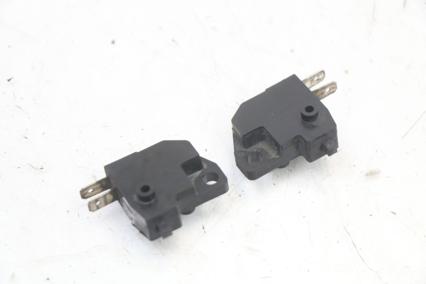 photo de STOP LIGHT SWITCH PEUGEOT SATELIS 125 (2010 - 2012)