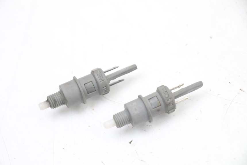 photo de STOP LIGHT SWITCH PEUGEOT TKR TREKKER FURIOUS 50 (2005 - 2014)