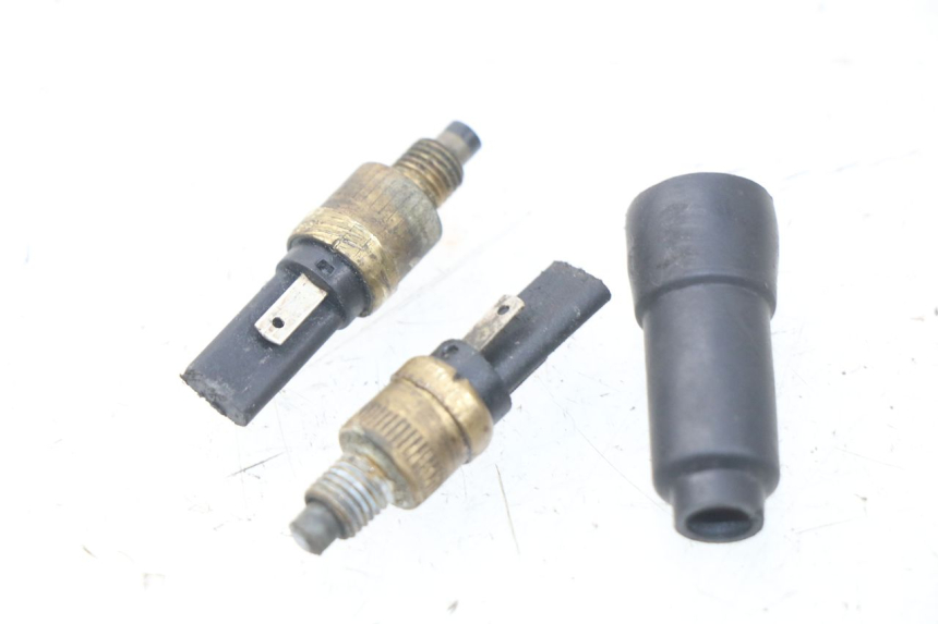 photo de STOP LIGHT SWITCH PEUGEOT VIVACITY 100 (1999 - 2008)