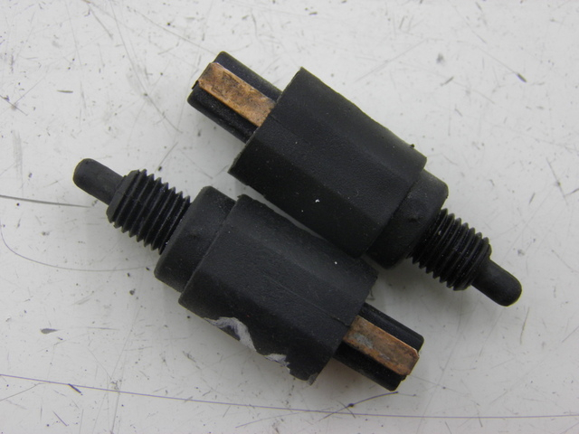 photo de STOP LIGHT SWITCH PIAGGIO BEVERLY 125 (1998 - 2005)