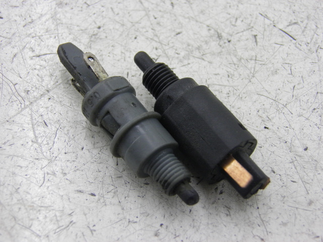 photo de STOP LIGHT SWITCH PIAGGIO FLY 2T 50 (2004 - 2017)