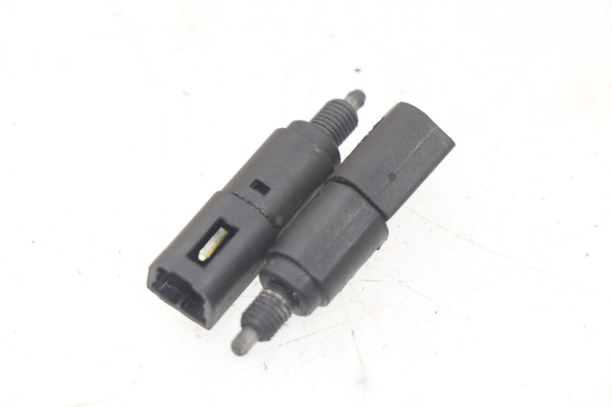 photo de STOP LIGHT SWITCH PIAGGIO LIBERTY 4T 50 (2009 - 2015)