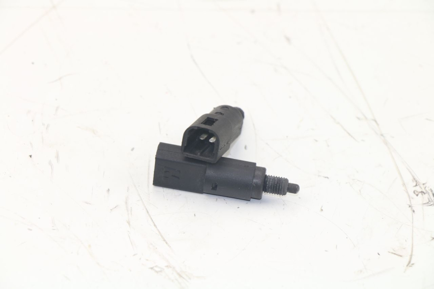 photo de STOP LIGHT SWITCH PIAGGIO LIBERTY 4T 50 (2009 - 2015)