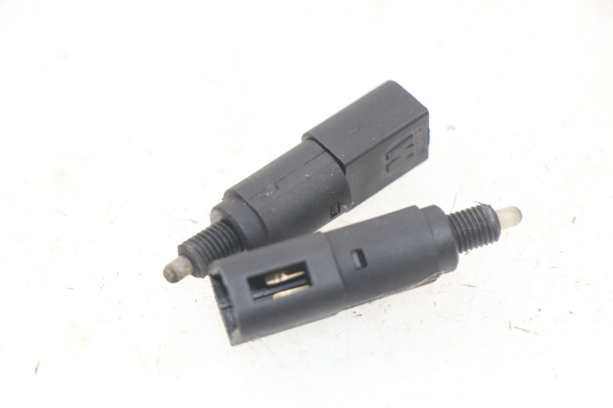 photo de STOP LIGHT SWITCH PIAGGIO MP3 125 (2006 - 2014)