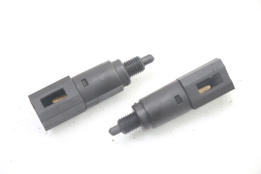 photo de STOP LIGHT SWITCH PIAGGIO VESPA GRANTURISMO 125 (2003 - 2007)