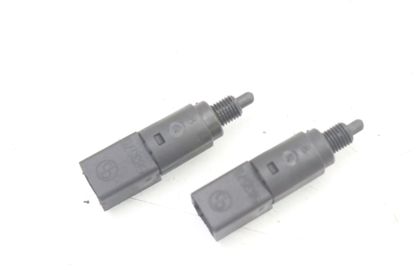 photo de STOP LIGHT SWITCH PIAGGIO VESPA GRANTURISMO 125 (2003 - 2007)