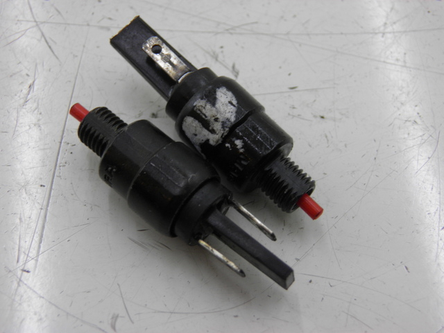 photo de STOP LIGHT SWITCH PIAGGIO XEVO - X EVO 125 (2010 - 2015)