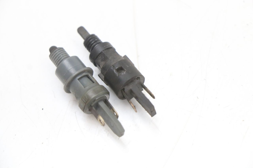 photo de STOP LIGHT SWITCH PEUGEOT VIVACITY NEW 4T 50 (2008 - 2017)