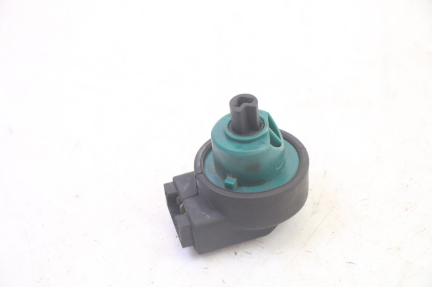 photo de IGNITION SWITCH PIAGGIO FLY 4T 50 (2013 - 2017) - Zoom on usage condition