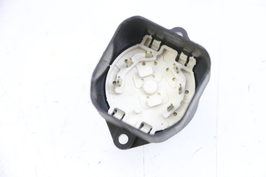 photo de SWITCH PIAGGIO MP3 RL 250 (2007 - 2010) - Zoom on usage condition