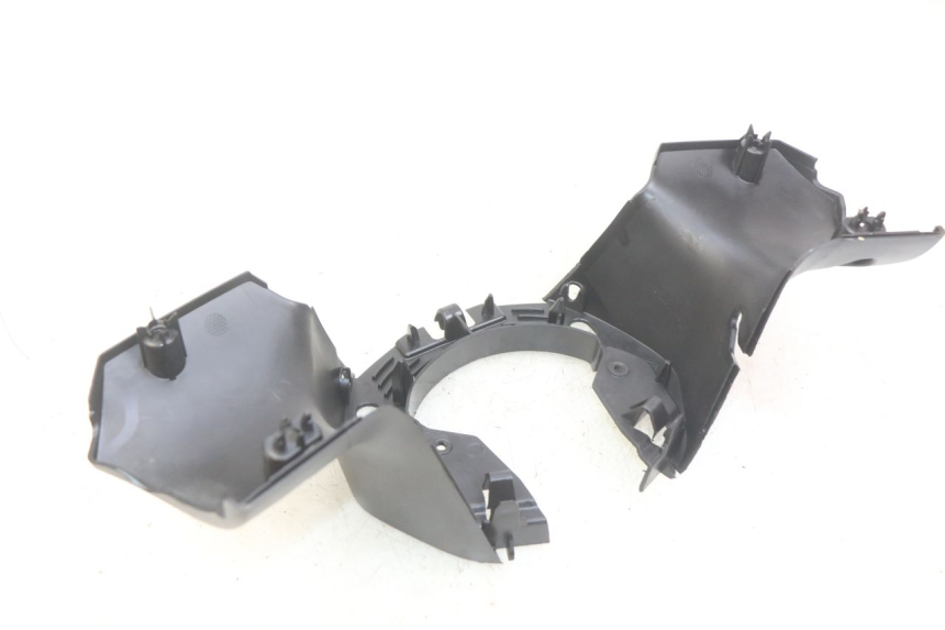photo de REAR HANDLEBAR COVER PEUGEOT CITYSTAR AIR 125 (2014 - 2017)