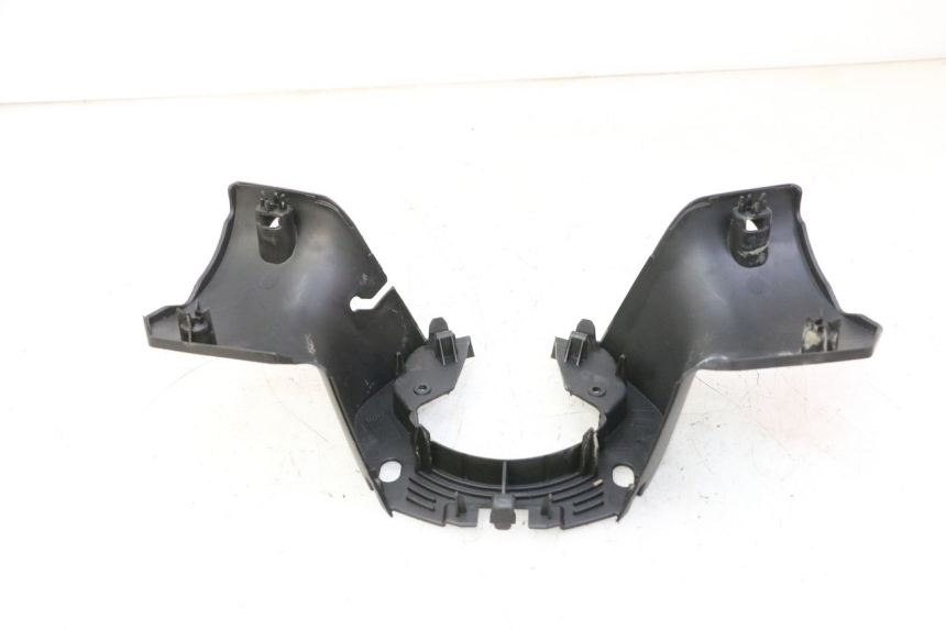 photo de REAR HANDLEBAR COVER PEUGEOT CITYSTAR 50 (2013 - 2017)