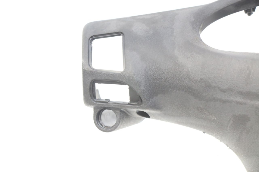 photo de REAR HANDLEBAR COVER PIAGGIO FLY 2T 50 (2004 - 2017)